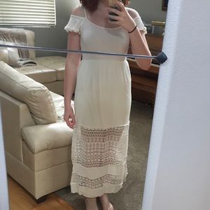 White Lace Off-the-shoulder Maxi Dress